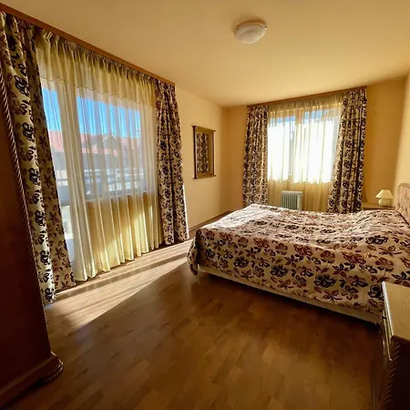 Апартамент Bellevue Residence 2 Apartments