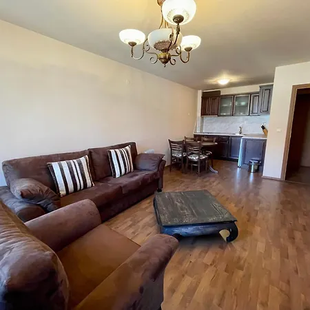 Private Next To Bellevue Apartment