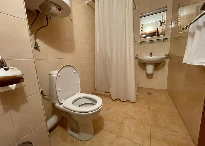 Private Next To Bellevue *