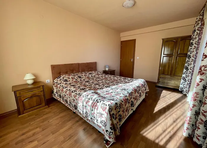 Private Next To Bellevue